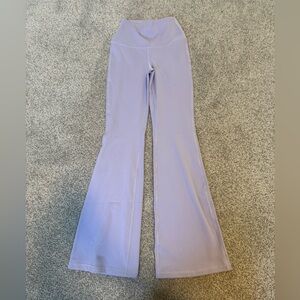 Lavender Flared Yoga Pants. Purple Gilly Hicks recharge XS